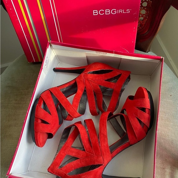 NEW: DKNY strappy fabric red platform heels 🔥 size 8 - Picture 3 of 3